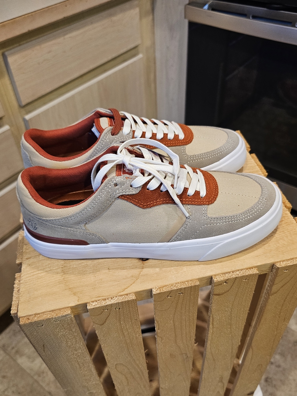 Element Men's Low-Top Sneakers in Beige and Rust